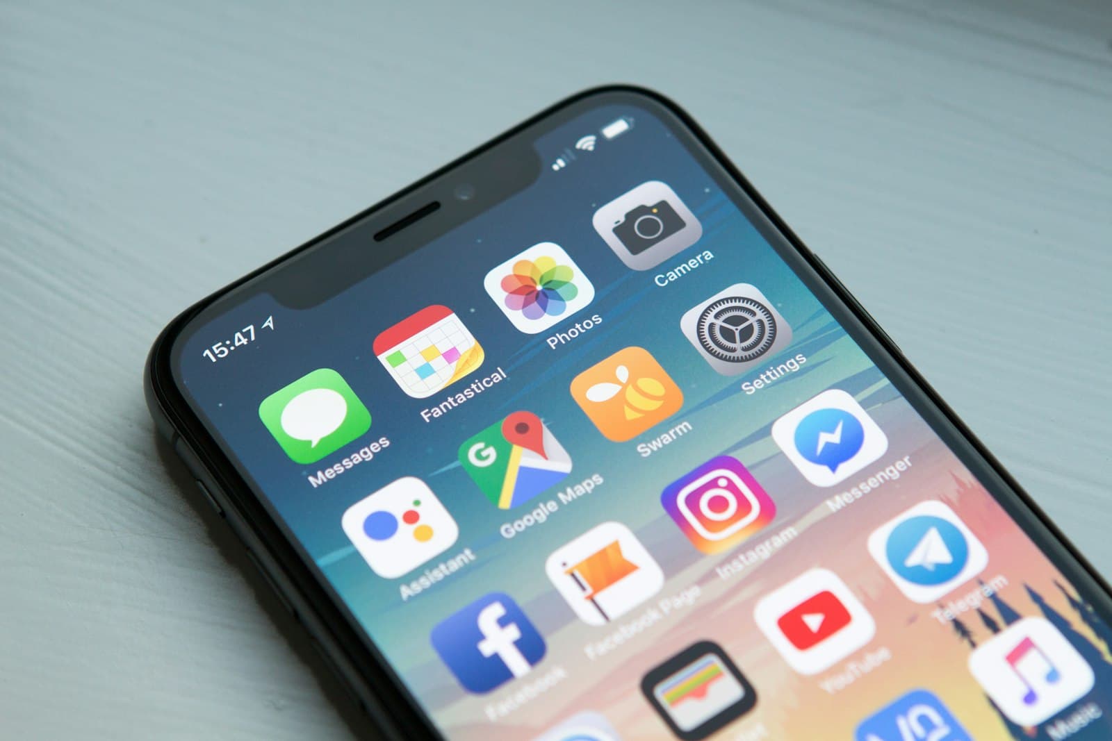 Smartphone with multiple content and service apps installed